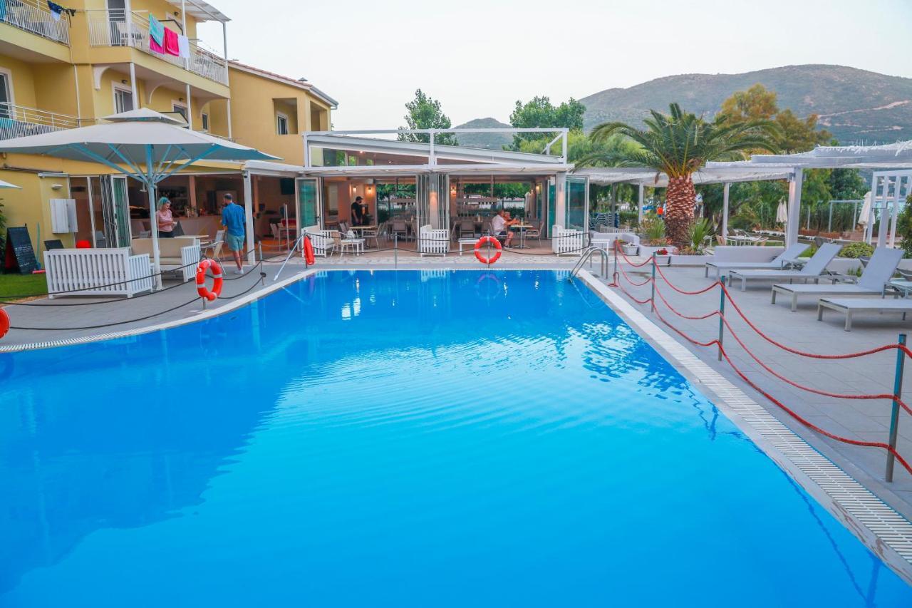 Cosmos Hotel Vasiliki  Bagian luar foto