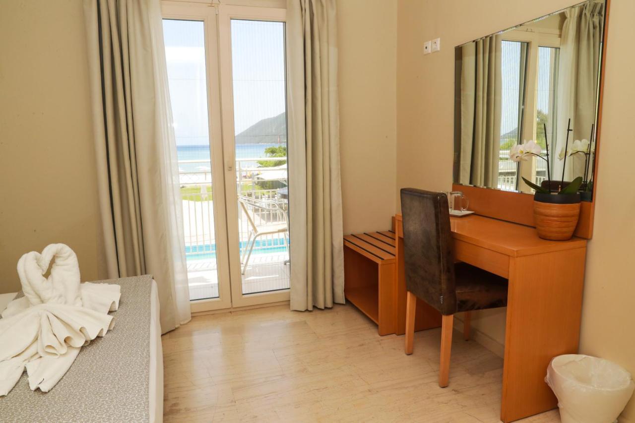 Cosmos Hotel Vasiliki  Bagian luar foto