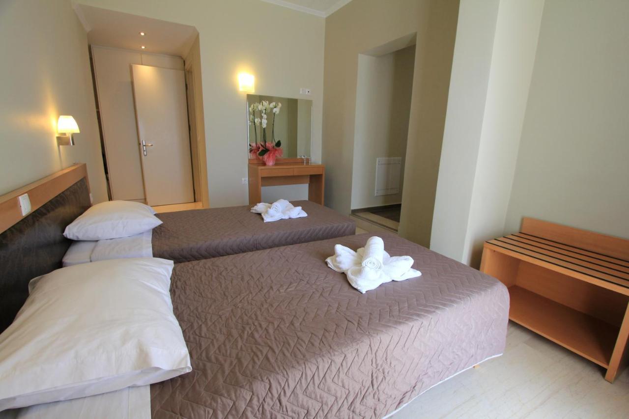 Cosmos Hotel Vasiliki  Bagian luar foto